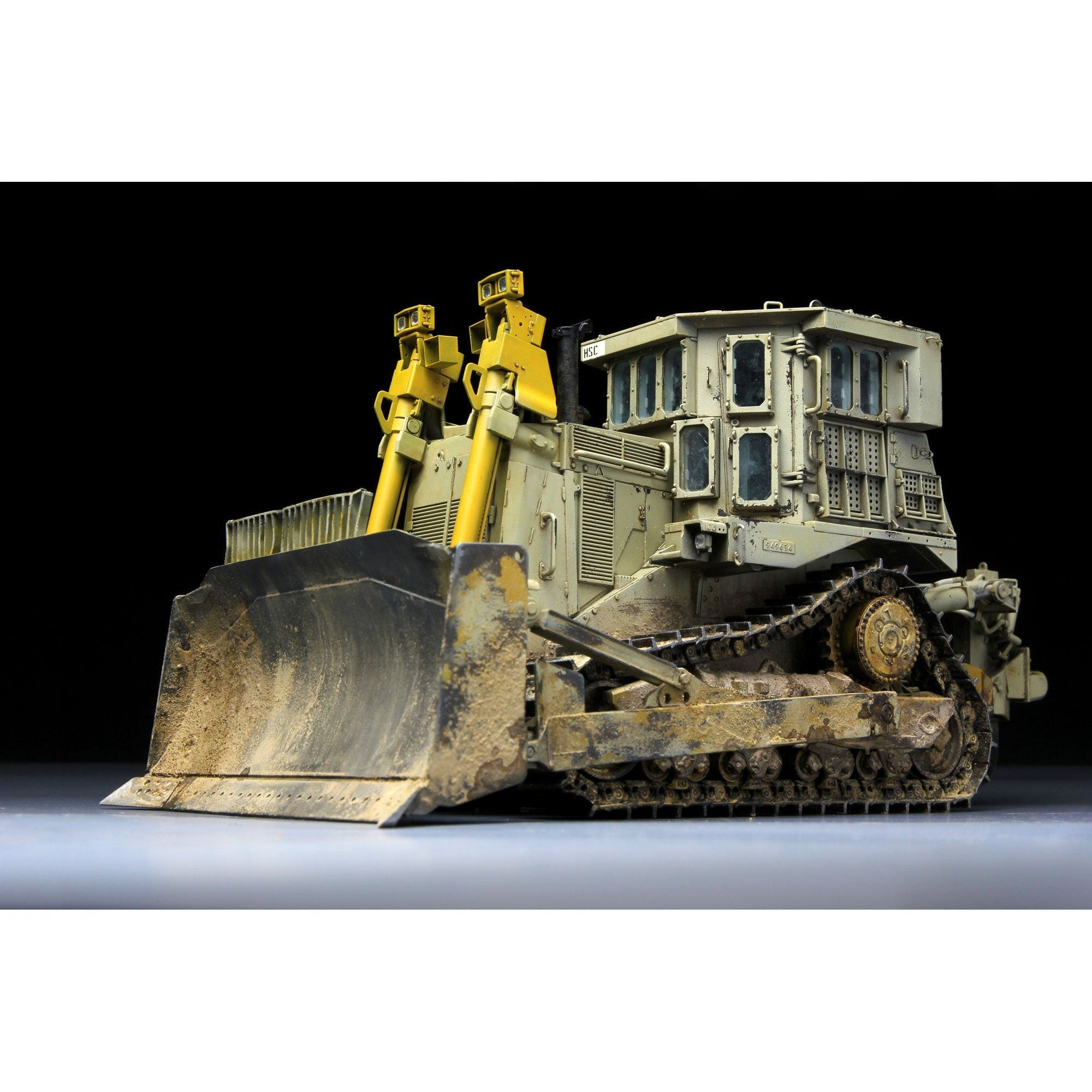 1/35 D9R Armored Bulldozer Plastic Model Kit